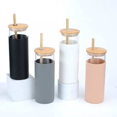 kopen Herbruikbaar ontwerp 20oz 17oz waterfles Residential Glas sap Tumbler Glas drinkfles Met siliconen mouw Eco-vriendelijk Stijlvol online manufacture