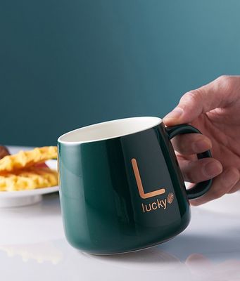 kopen Elegante minimalistische gepersonaliseerde keramische koffiebekers Keramische mok met verwarmingspad 420 ml Verwarmde basis Temperatuurcontrole Aanpasbare kleuren Makkelijk schoon te maken online manufacture