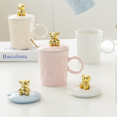 kopen Premium Ceramic Mug Set met Golden Teddy Bear Lid Little Bear Girls Ceramic Cup en Spout 300ml online manufacture