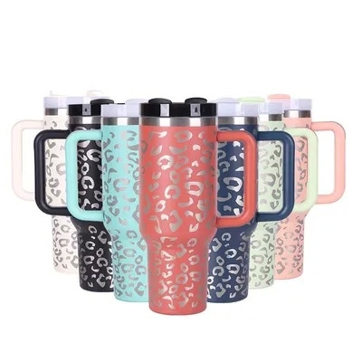 kopen Eco-vriendelijke 40 oz roestvrijstalen tumbler met handvat geïsoleerd eenvoudig moderne luipaard tumbler 1200 ml draagbare grote capaciteit past de meeste auto bekertjes online vervaardiging