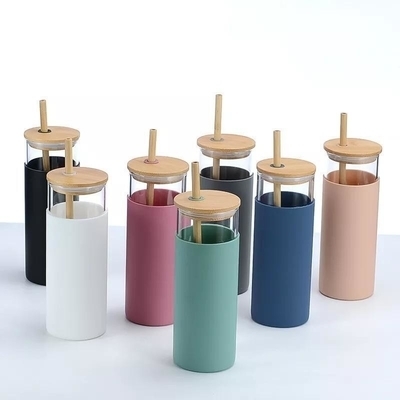 kopen Kleurrijke draagbare vaatwasser Veilige glazen tumbler met siliconen mouw Hoog borosilicaat glazen smoothie tumbler met bamboe deksel herbruikbaar ontwerp online manufacture